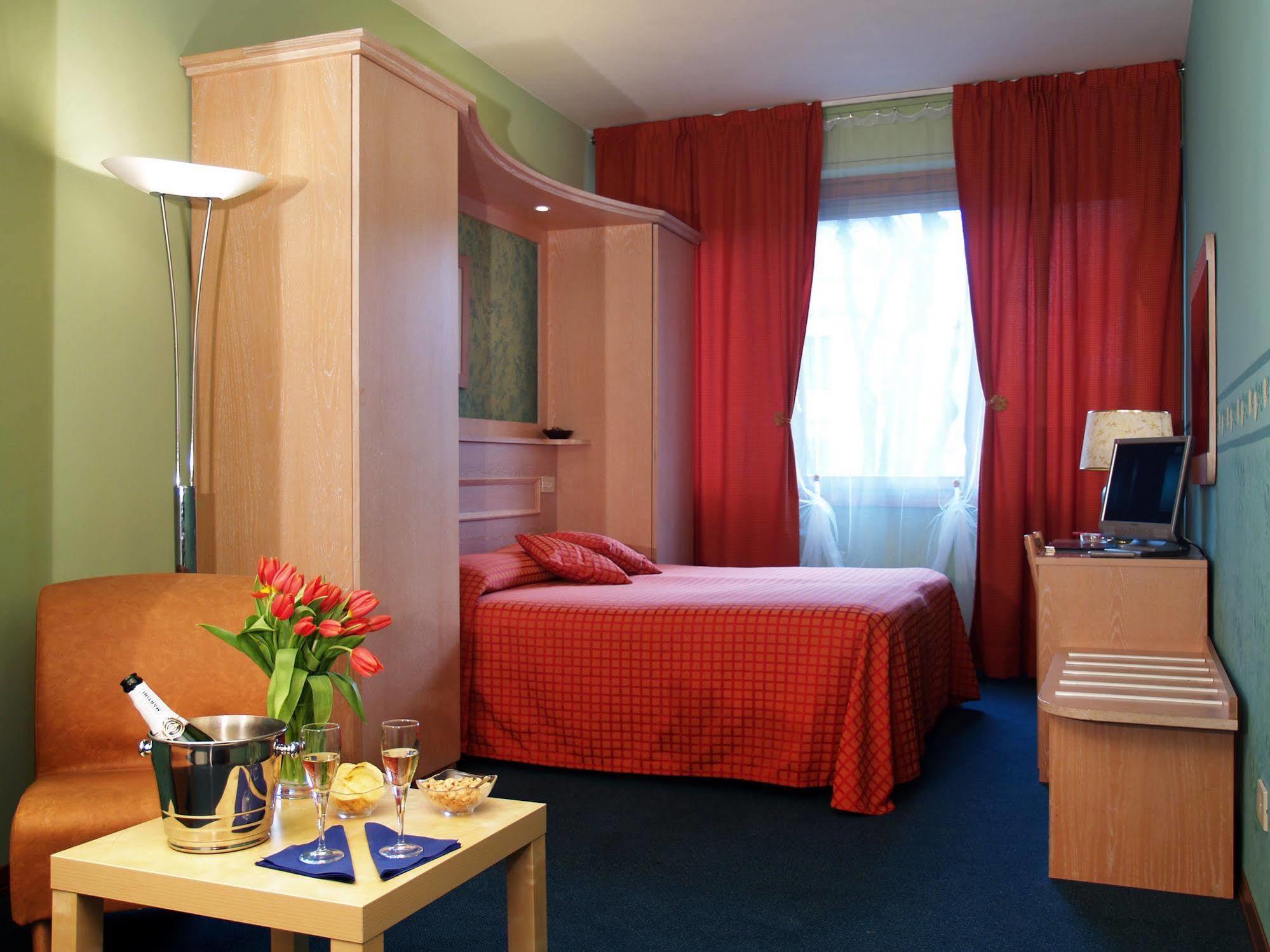Hotel Meridiana Florencja Zewnętrze zdjęcie